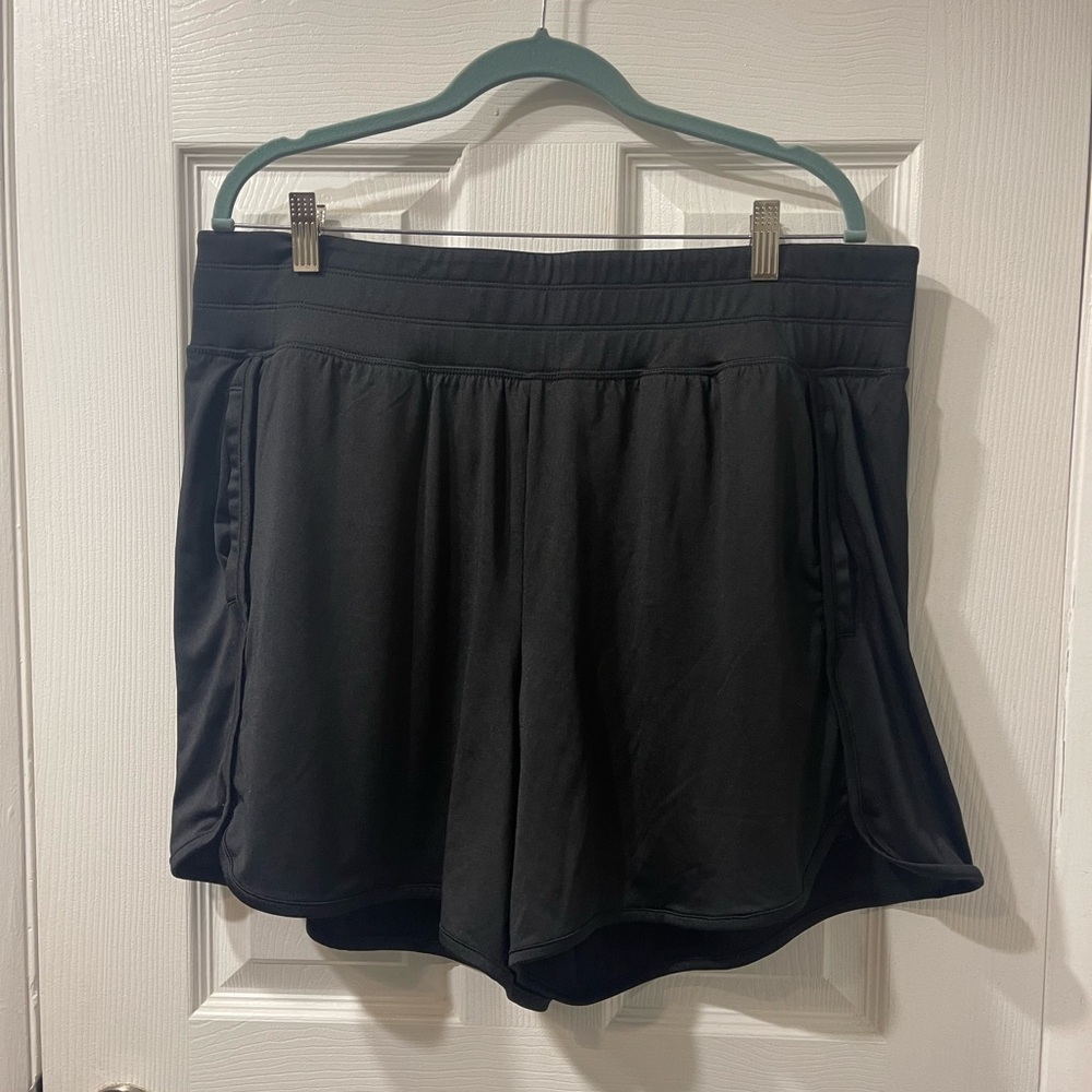 Livi Active Women Black Built In Underwear Pull On Workout Short W Pockets 18/20